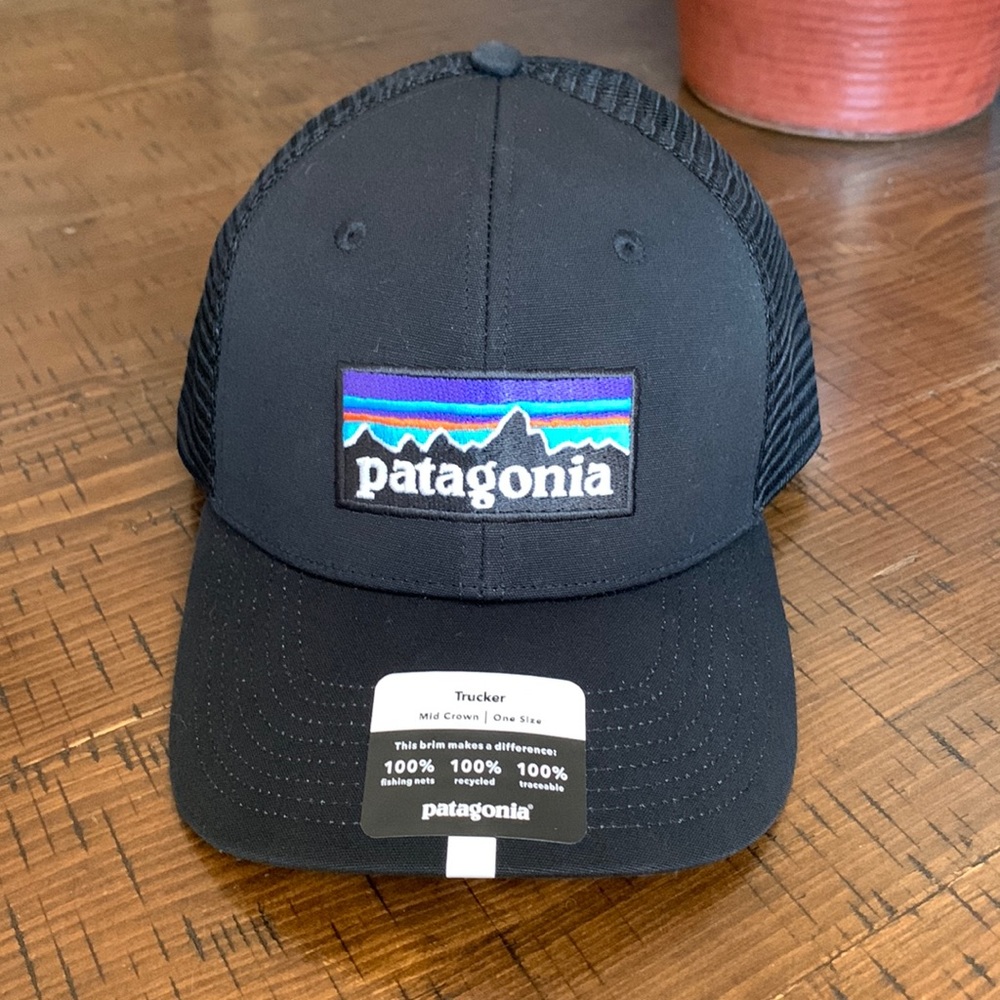 Patagonia P6 Trucker Hat NWT